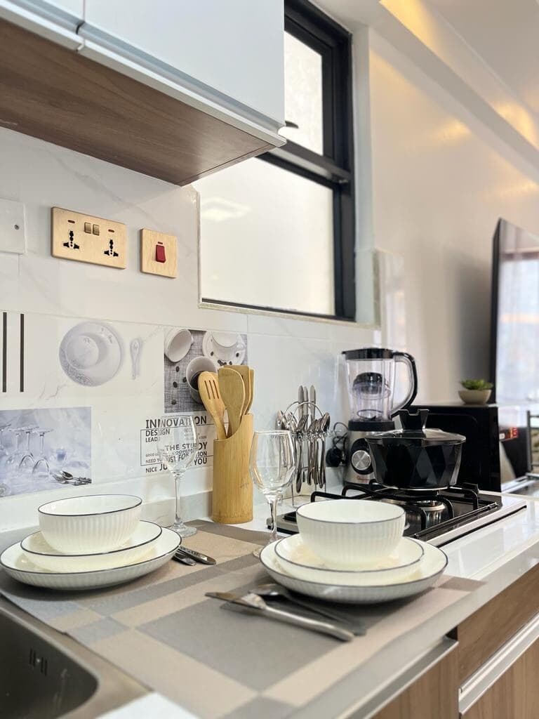 Full kitchen image 1