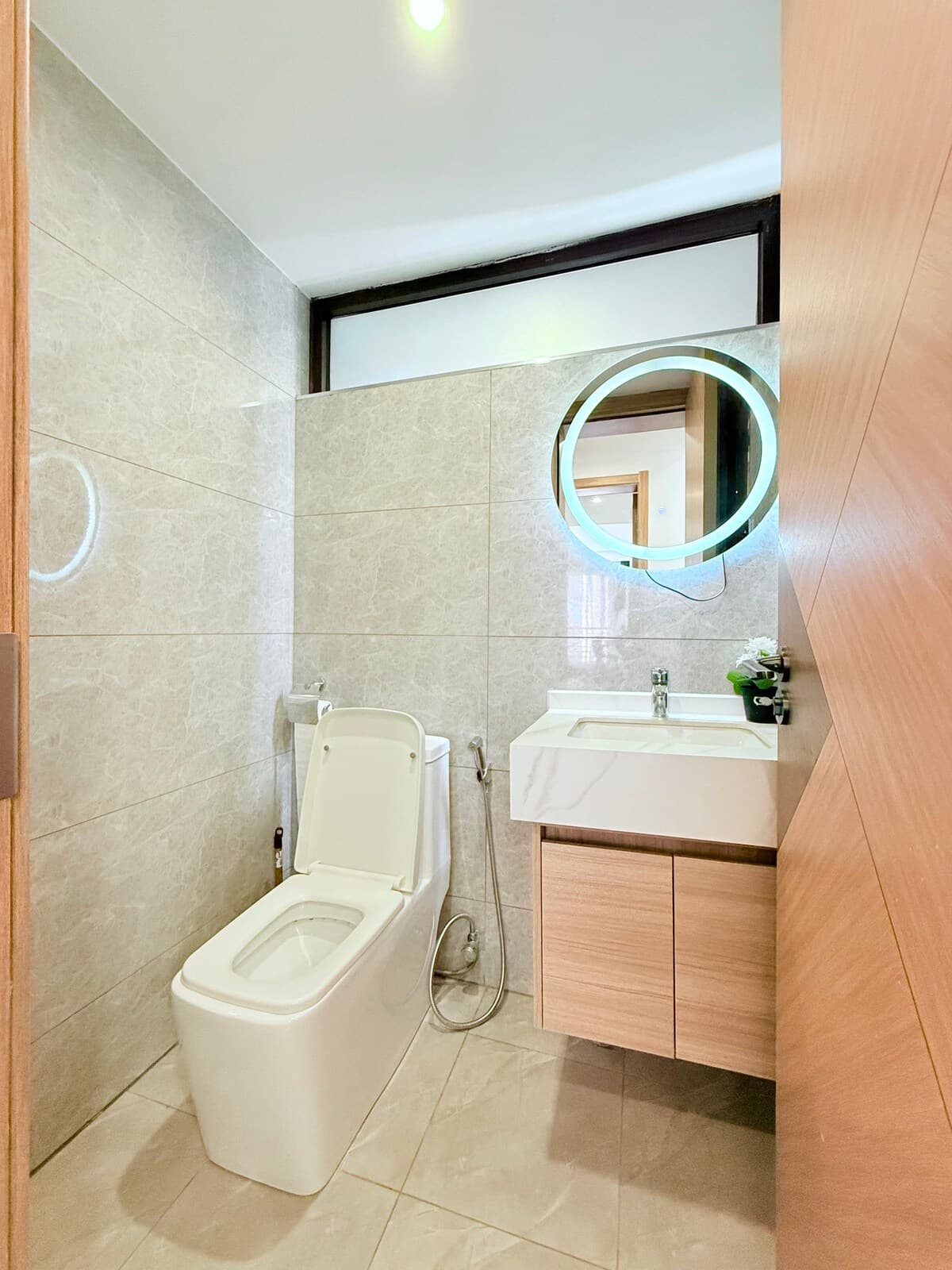 Full bathroom 3 image 3