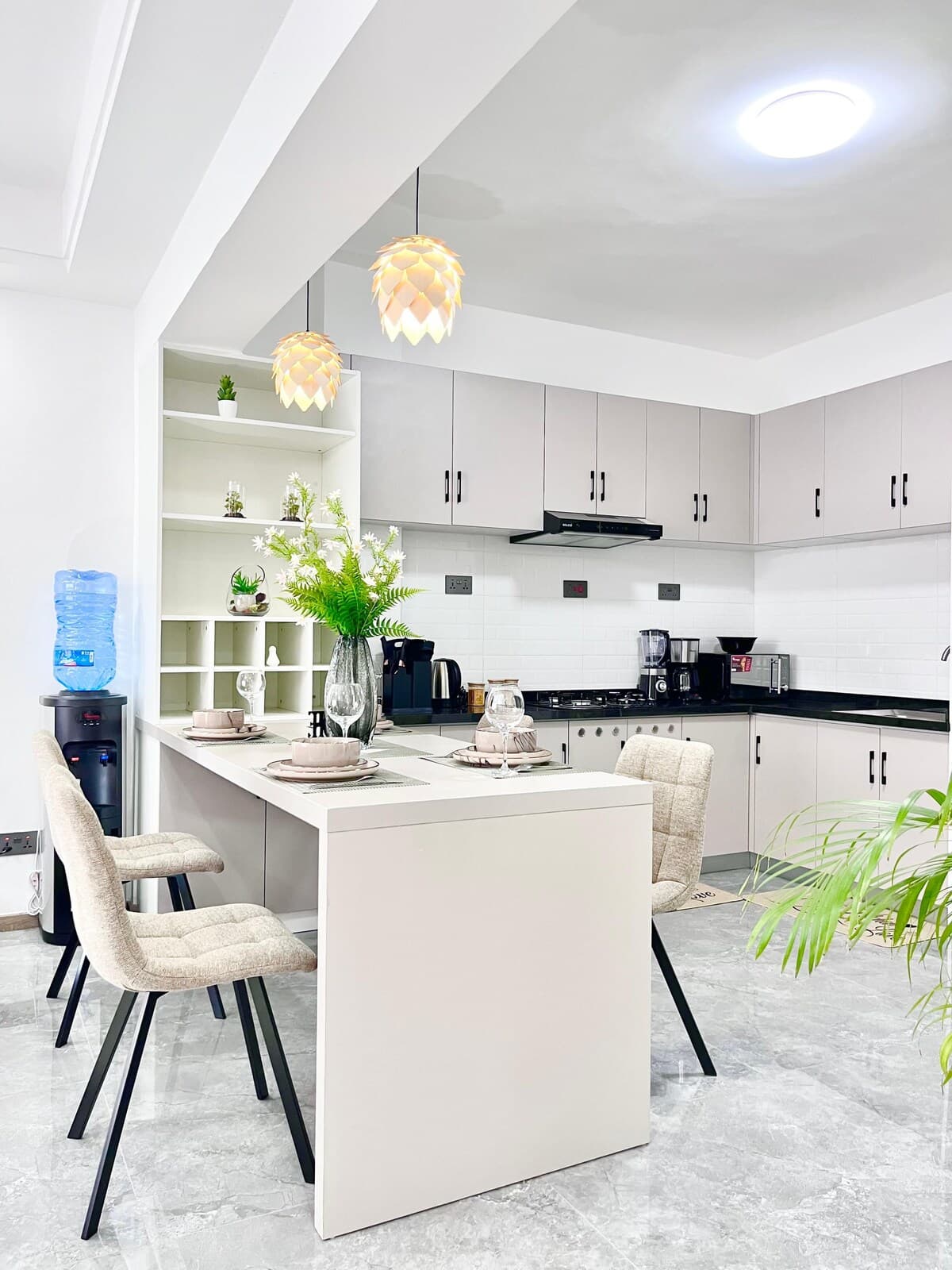 Full kitchen image 2