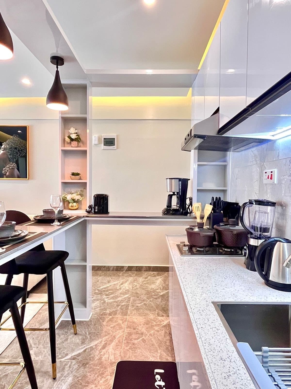 Full kitchen image 2