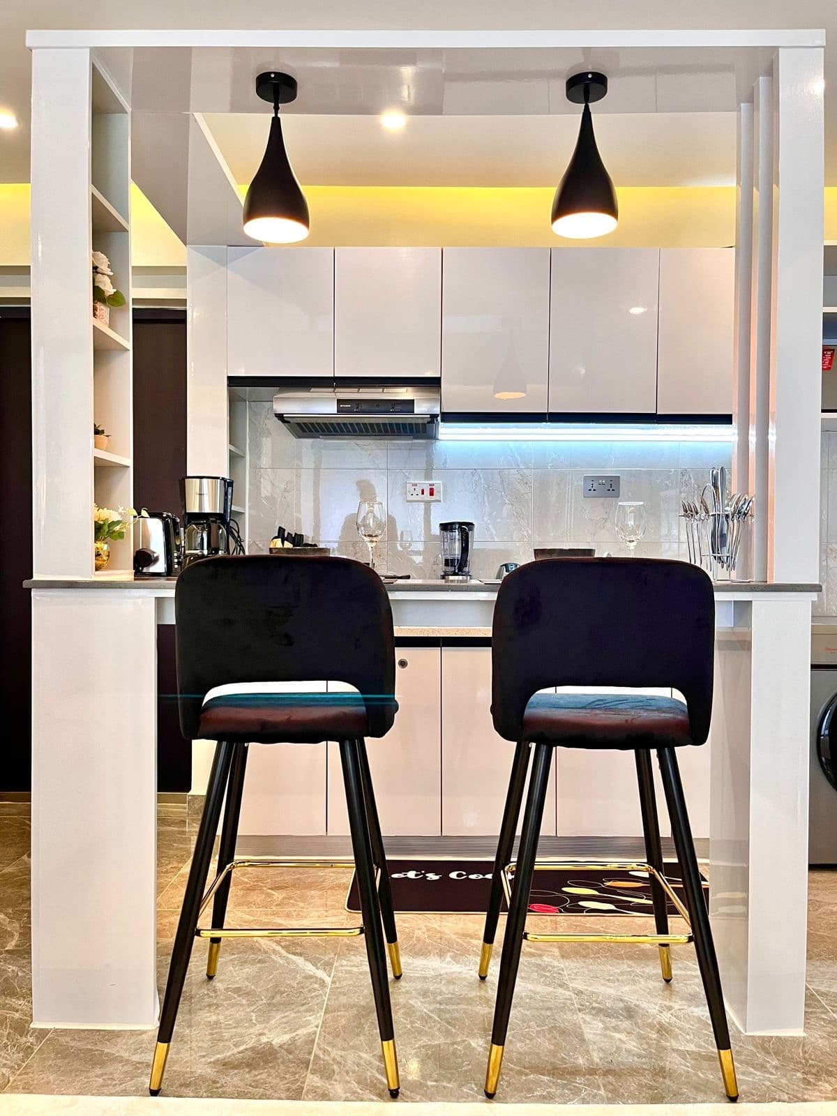 Full kitchen image 3