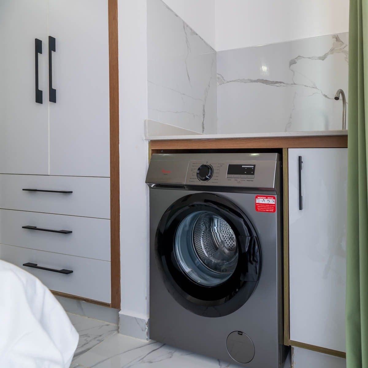 Laundry area image 1