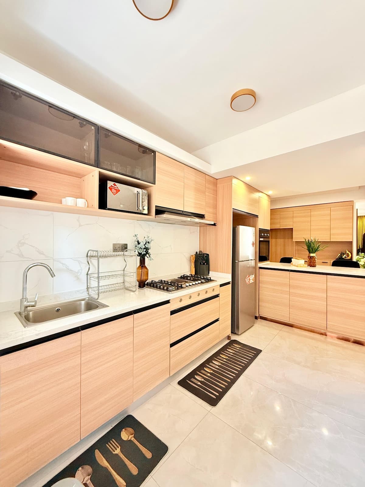 Full kitchen image 4