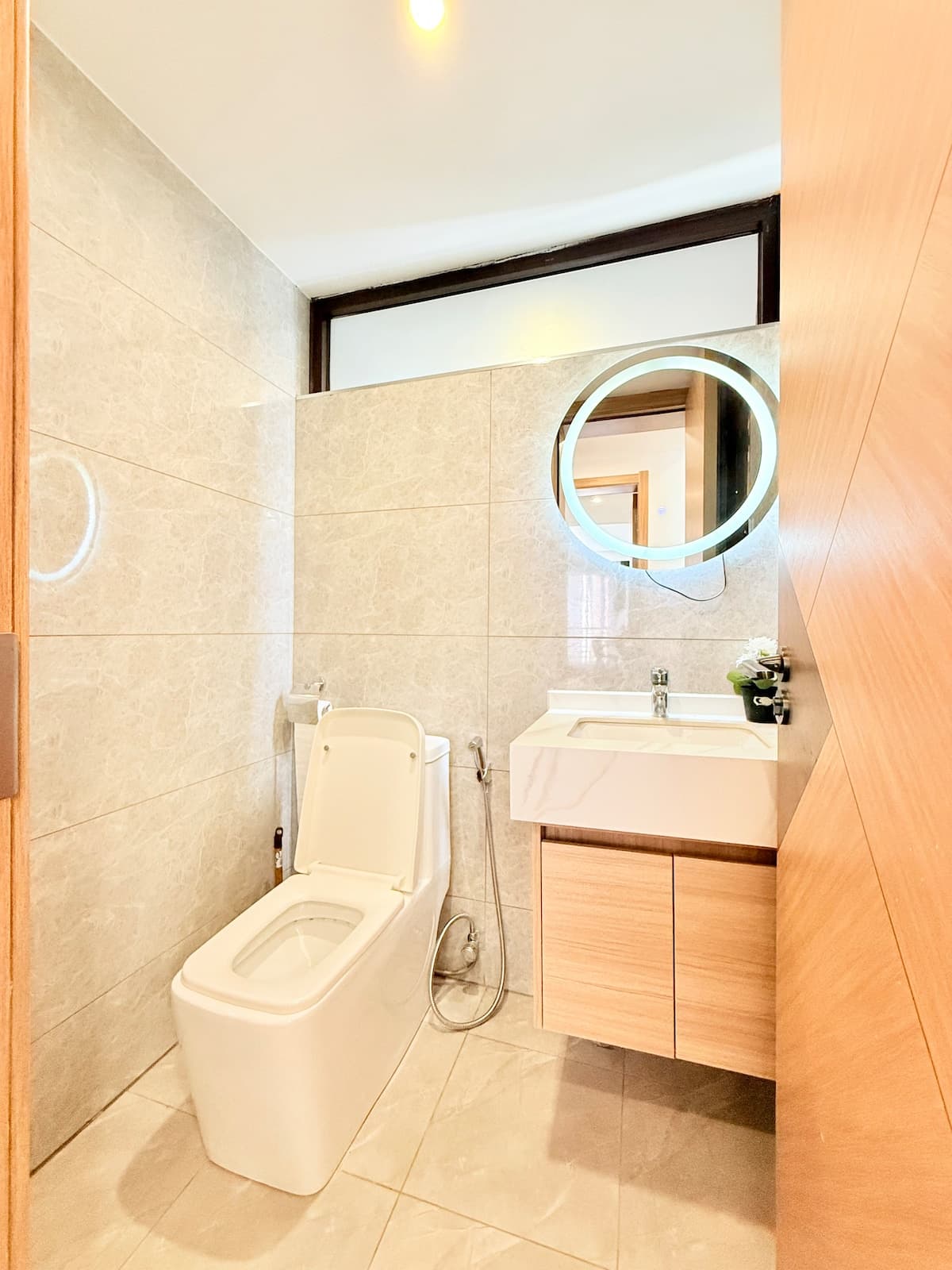 Full bathroom 2 image 1