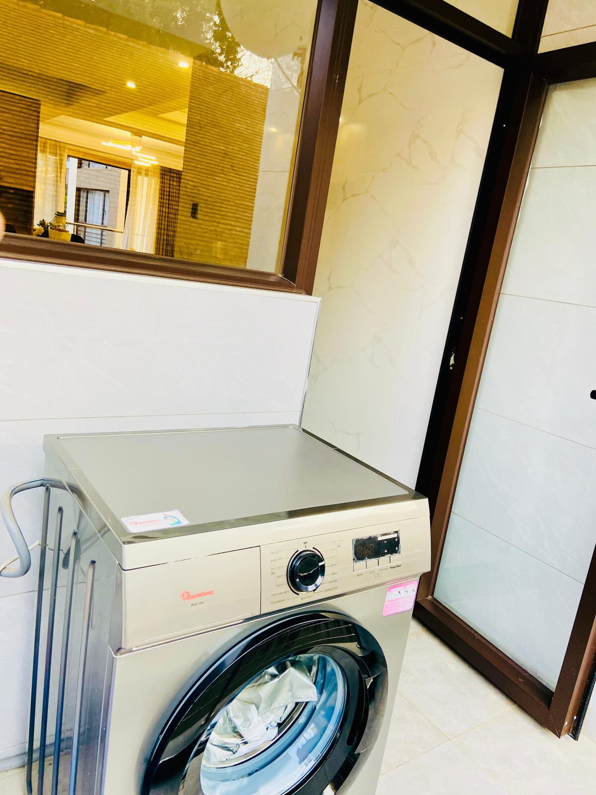 Laundry area image 1