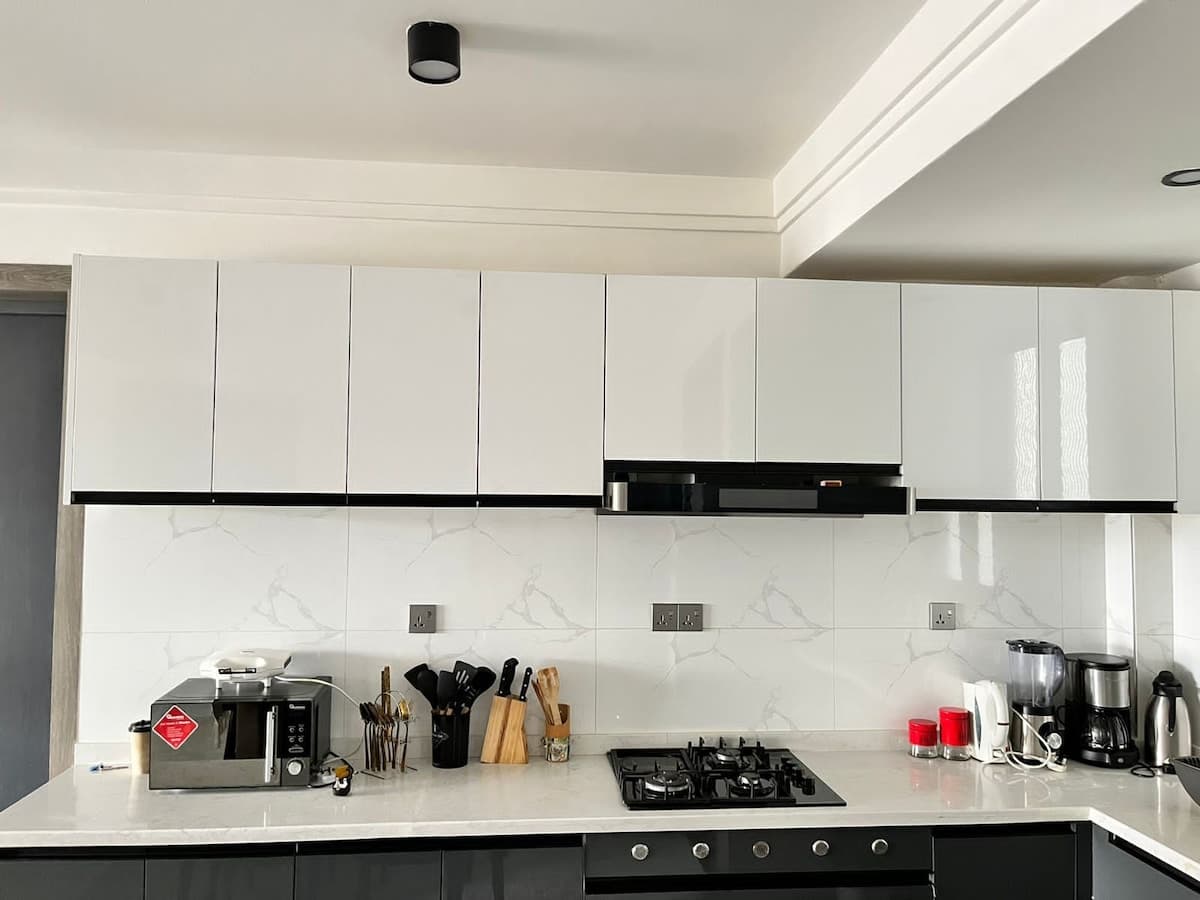 Full kitchen image 1