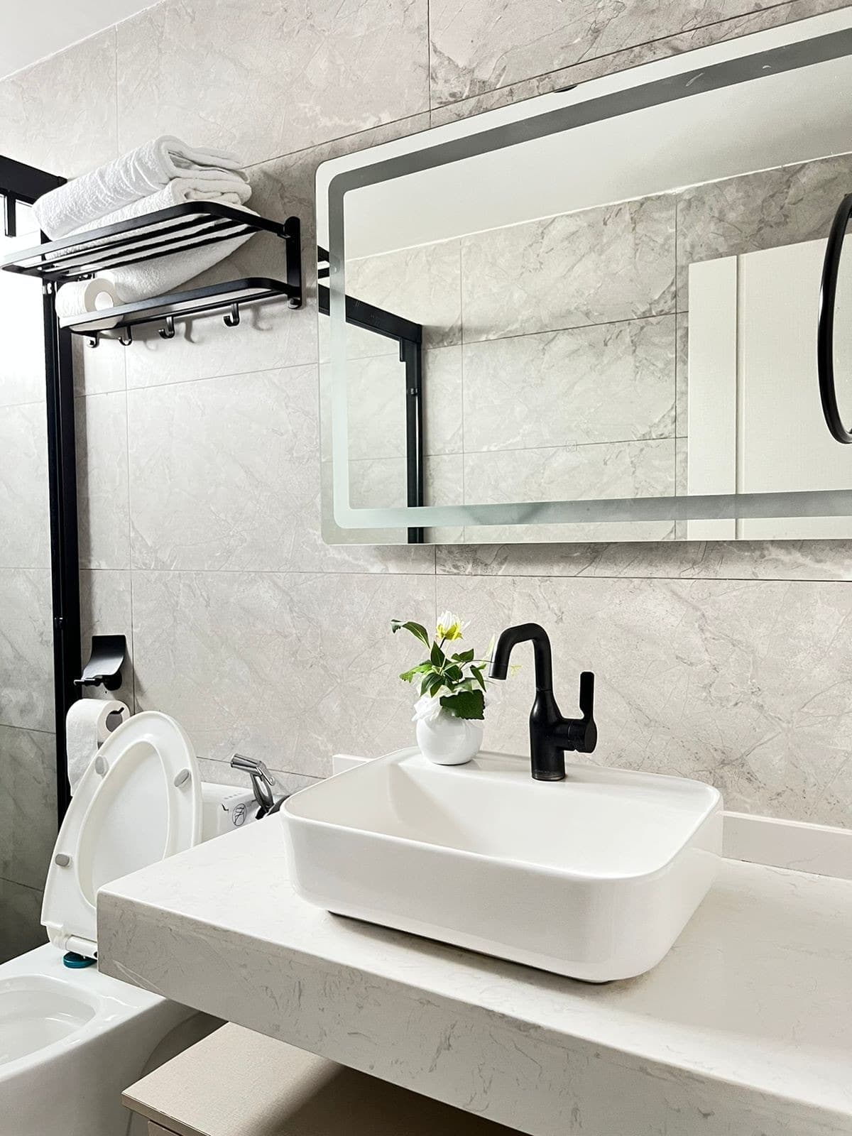 Full bathroom 3 image 2