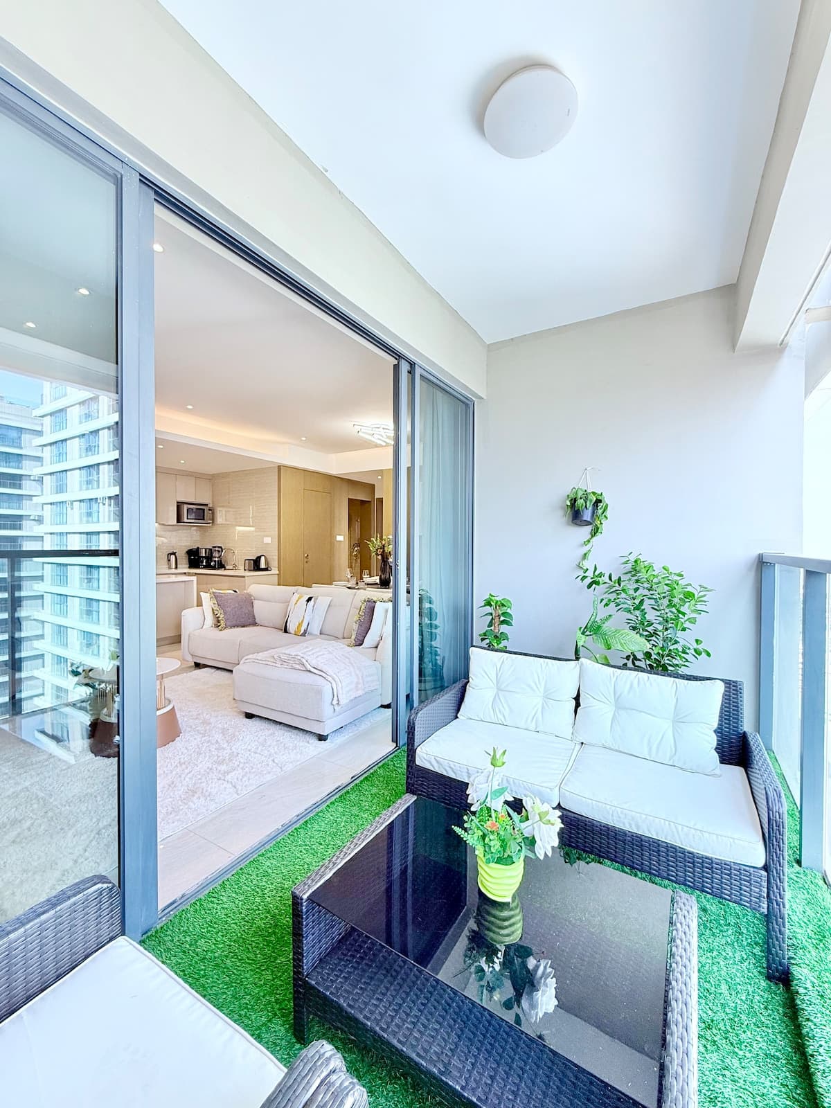 Living room image 11