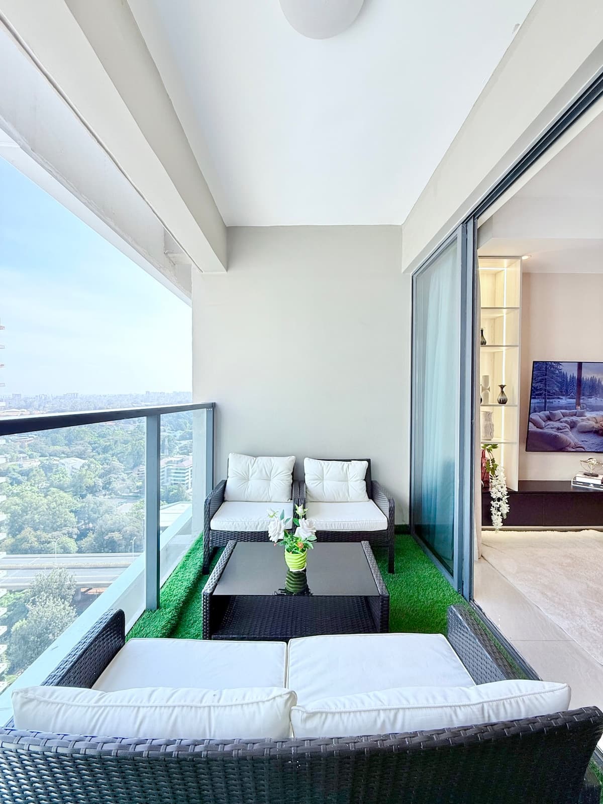 Living room image 14