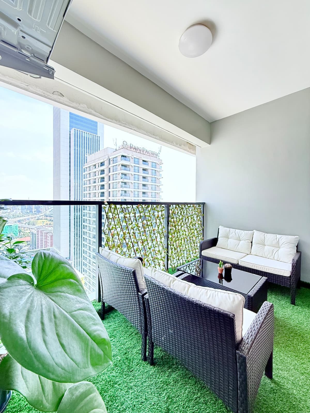 Living room image 15