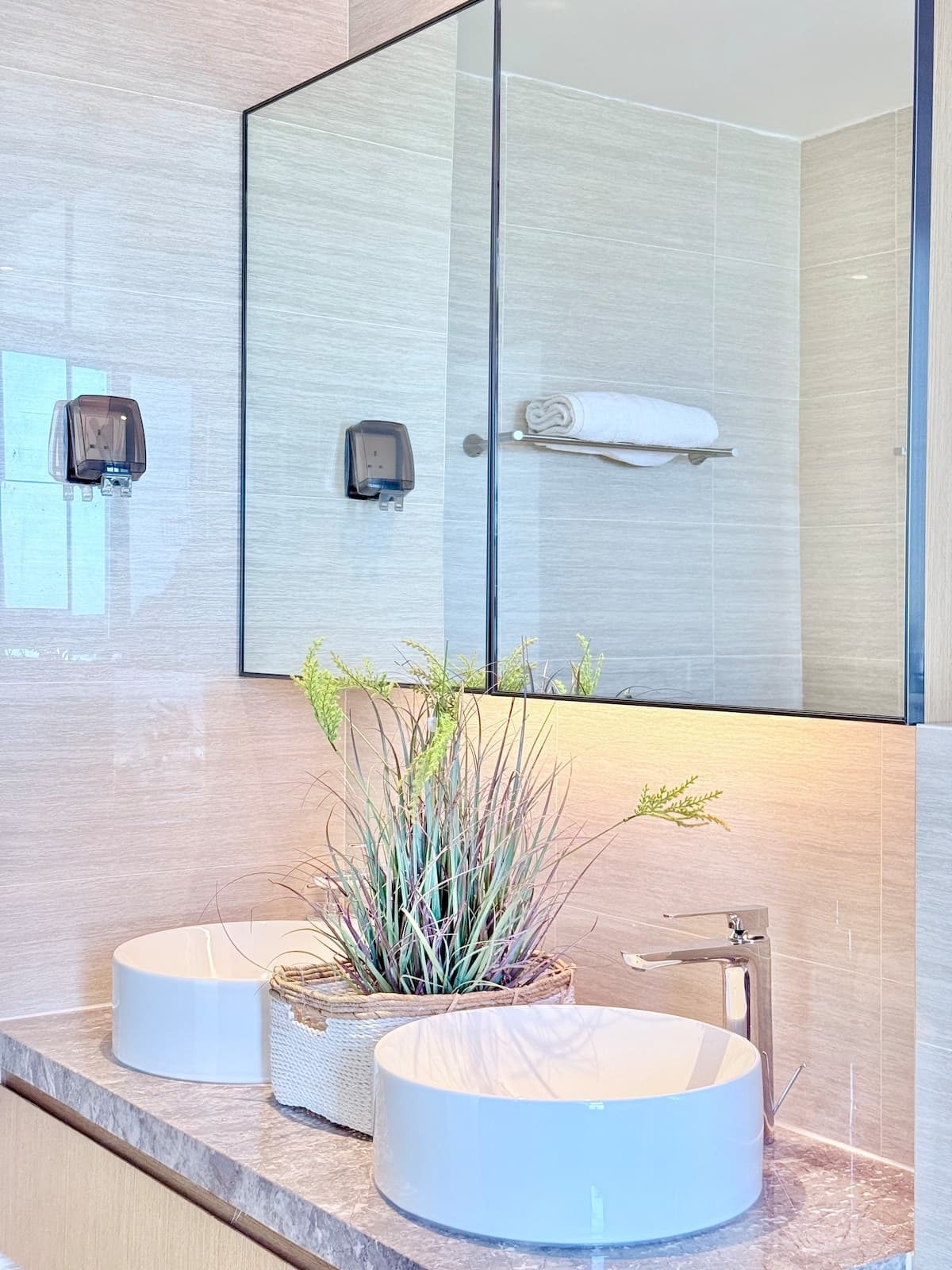 Full bathroom 2 image 2