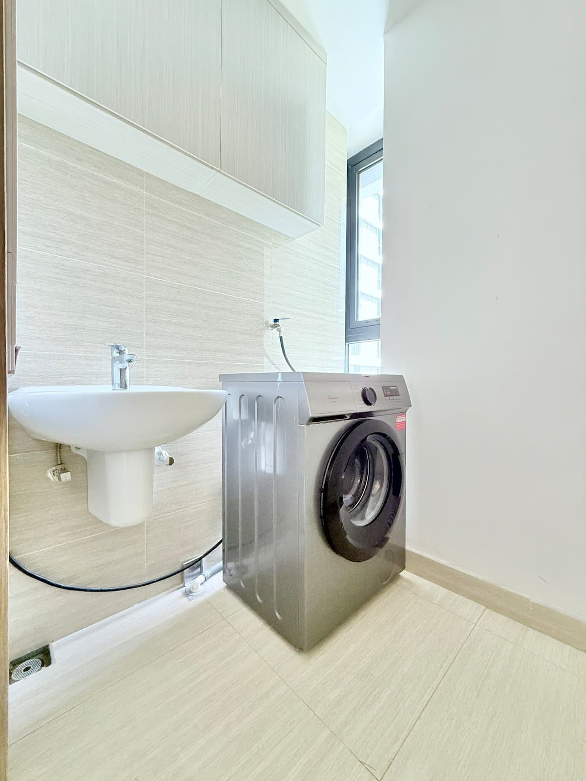 Laundry area image 1