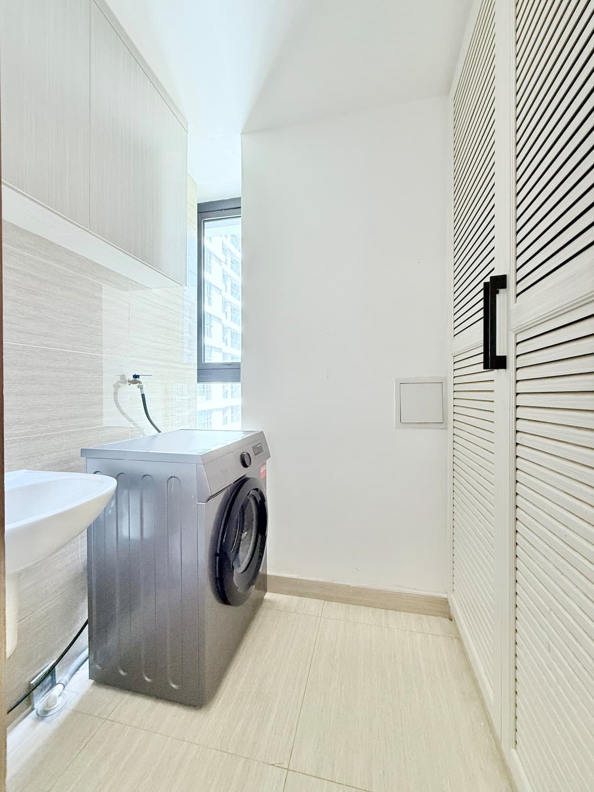 Laundry area image 2