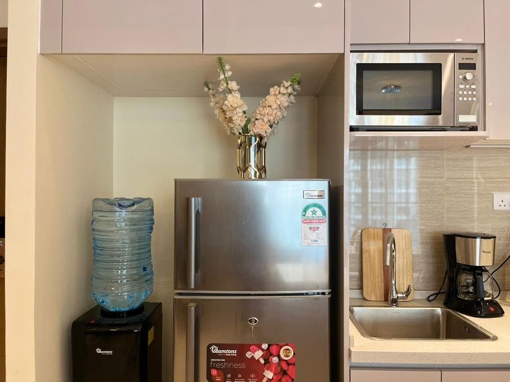 Full kitchen image 1