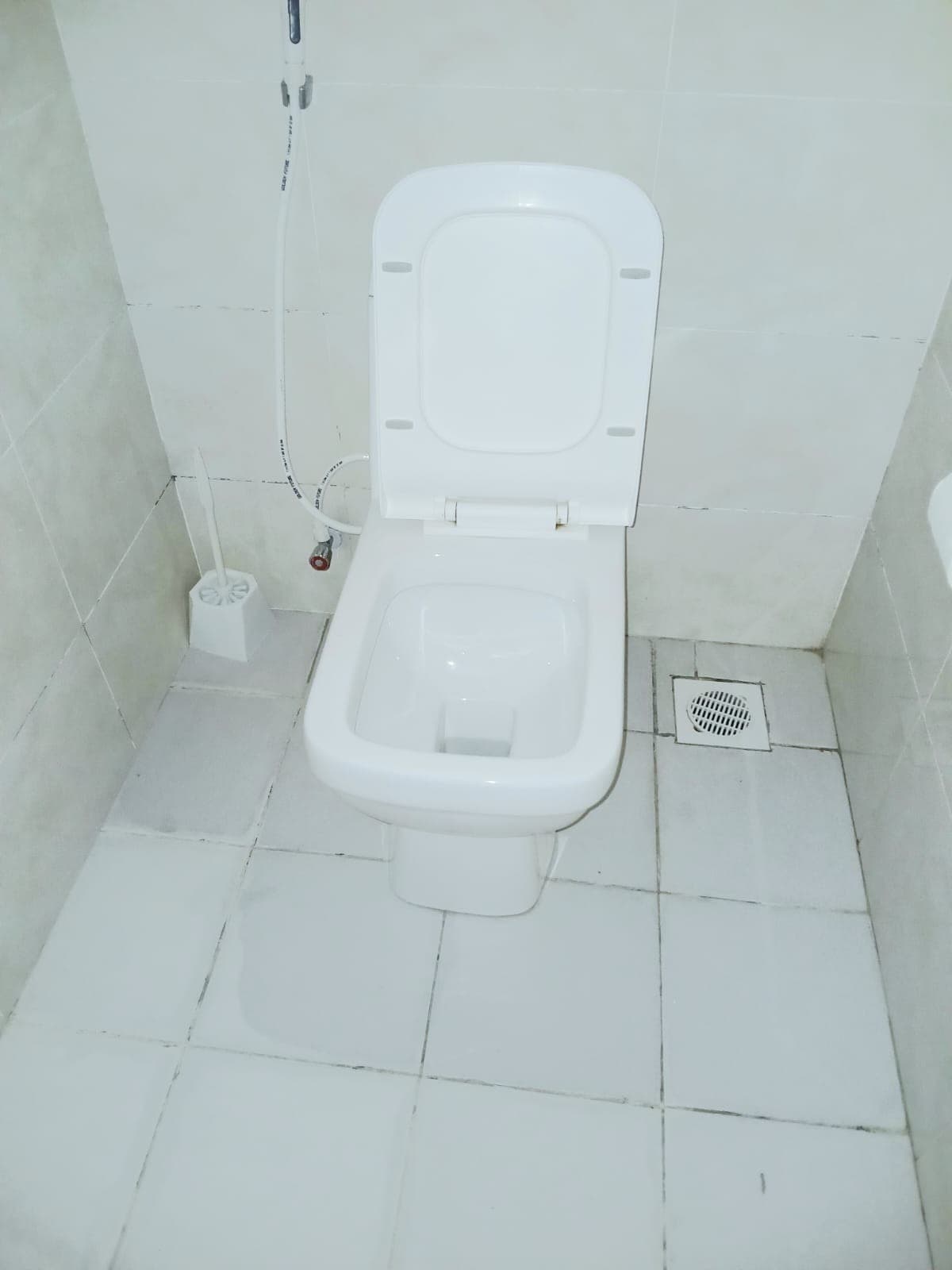 Full bathroom 1 image 1