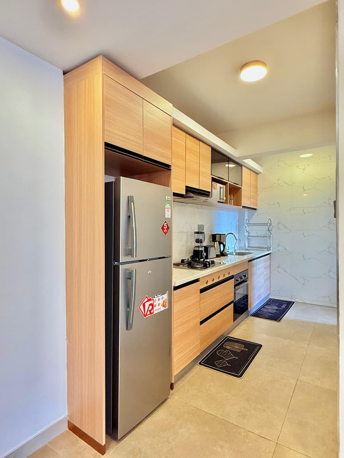 Full kitchen image 2