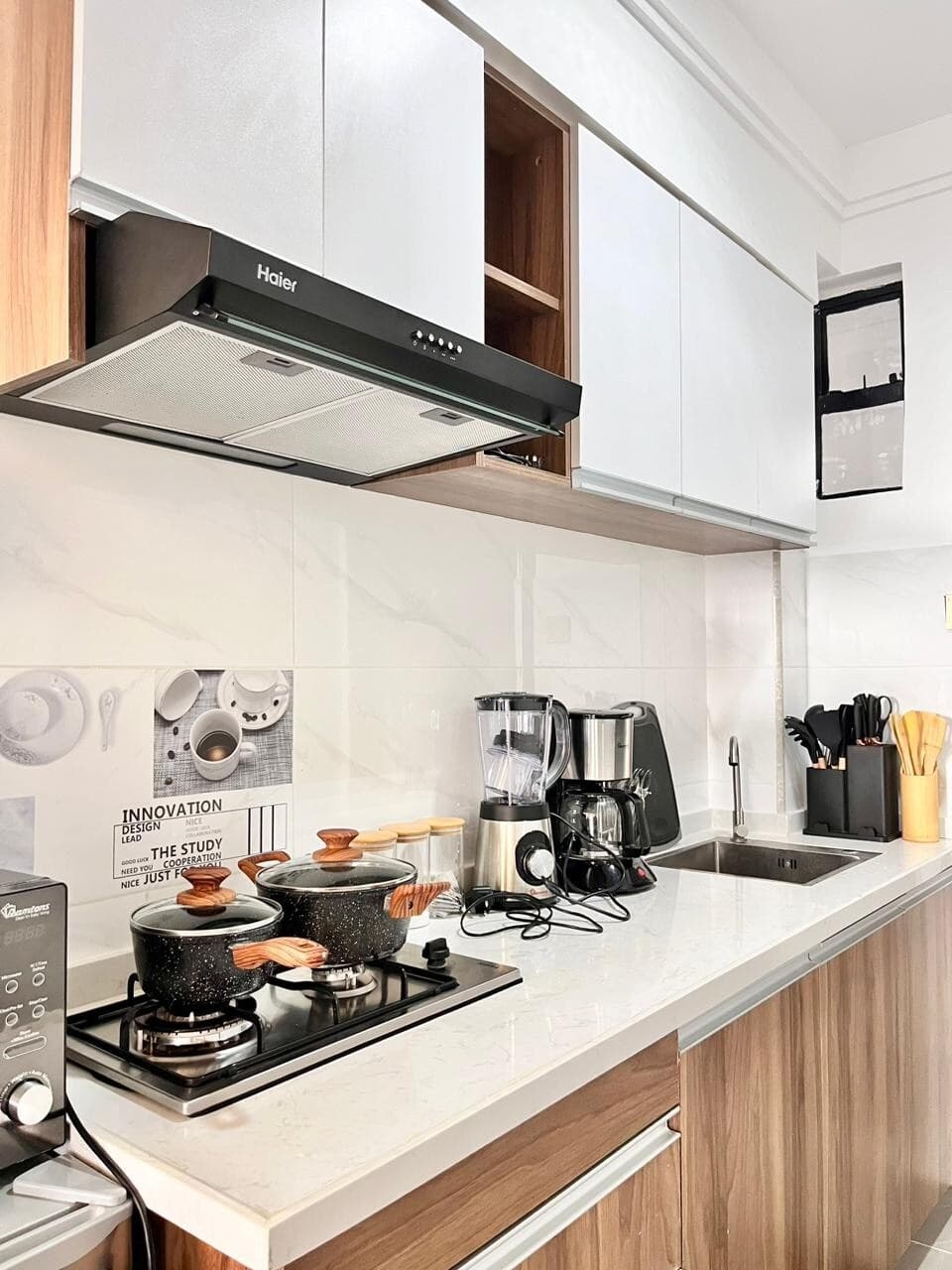 Full kitchen image 2