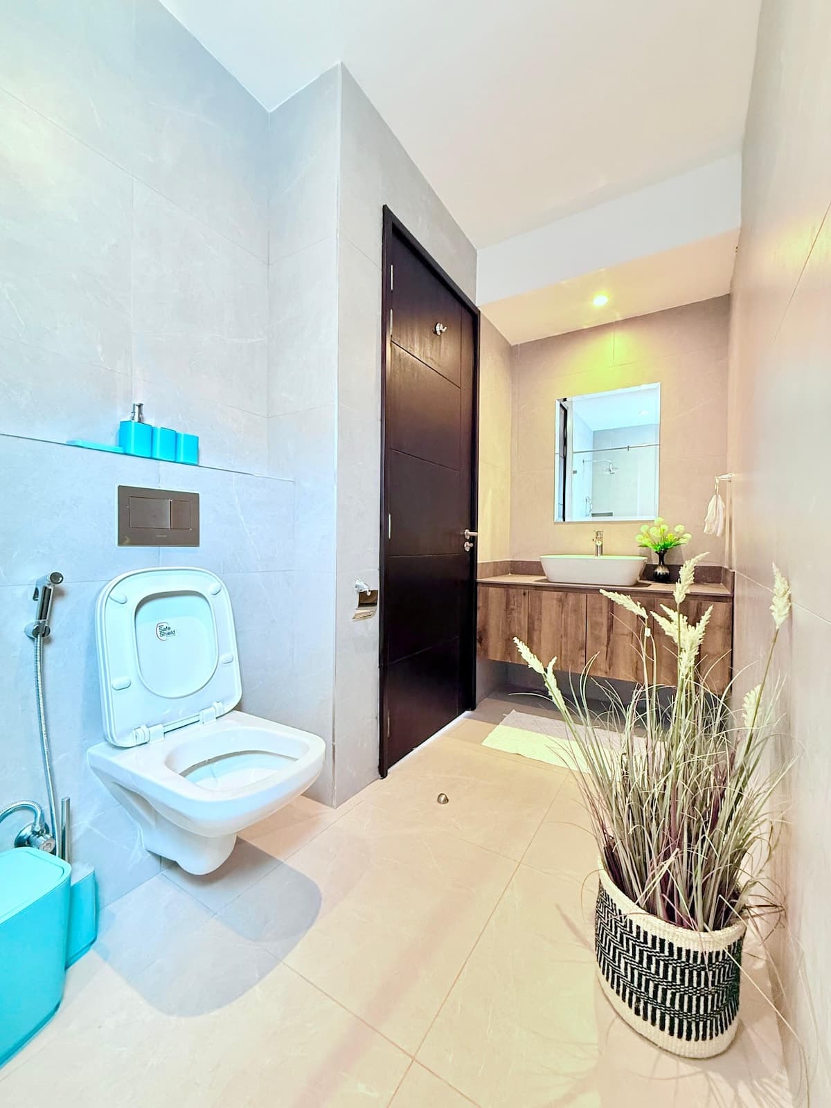 Full bathroom 2 image 1