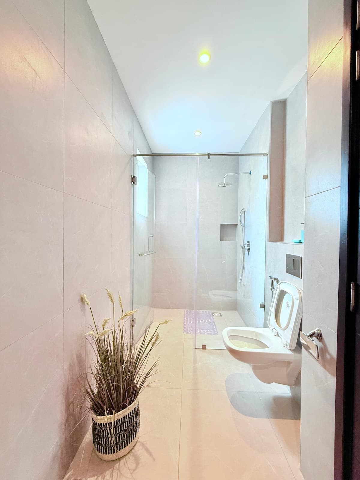 Full bathroom 4 image 1