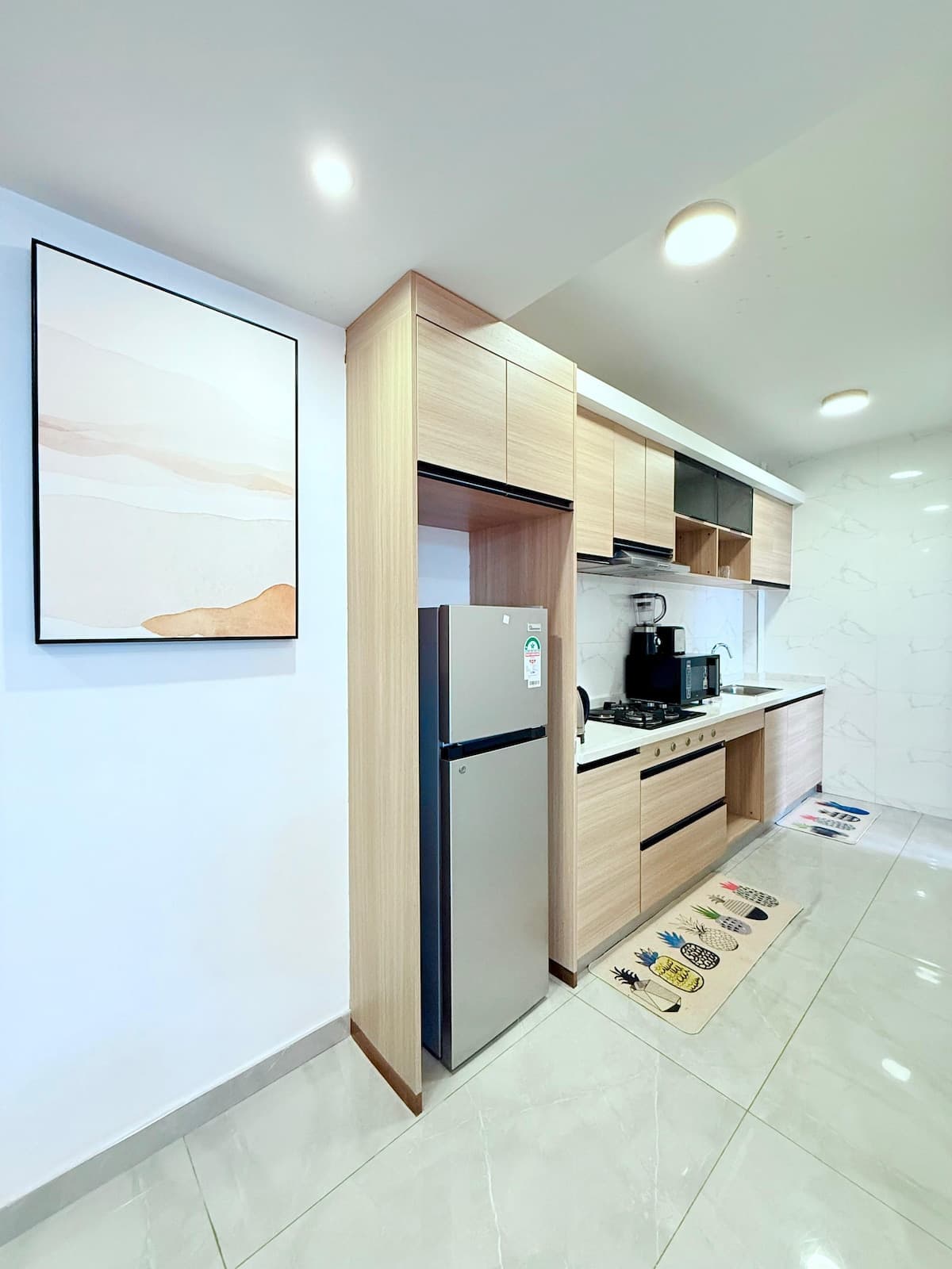 Full kitchen image 1