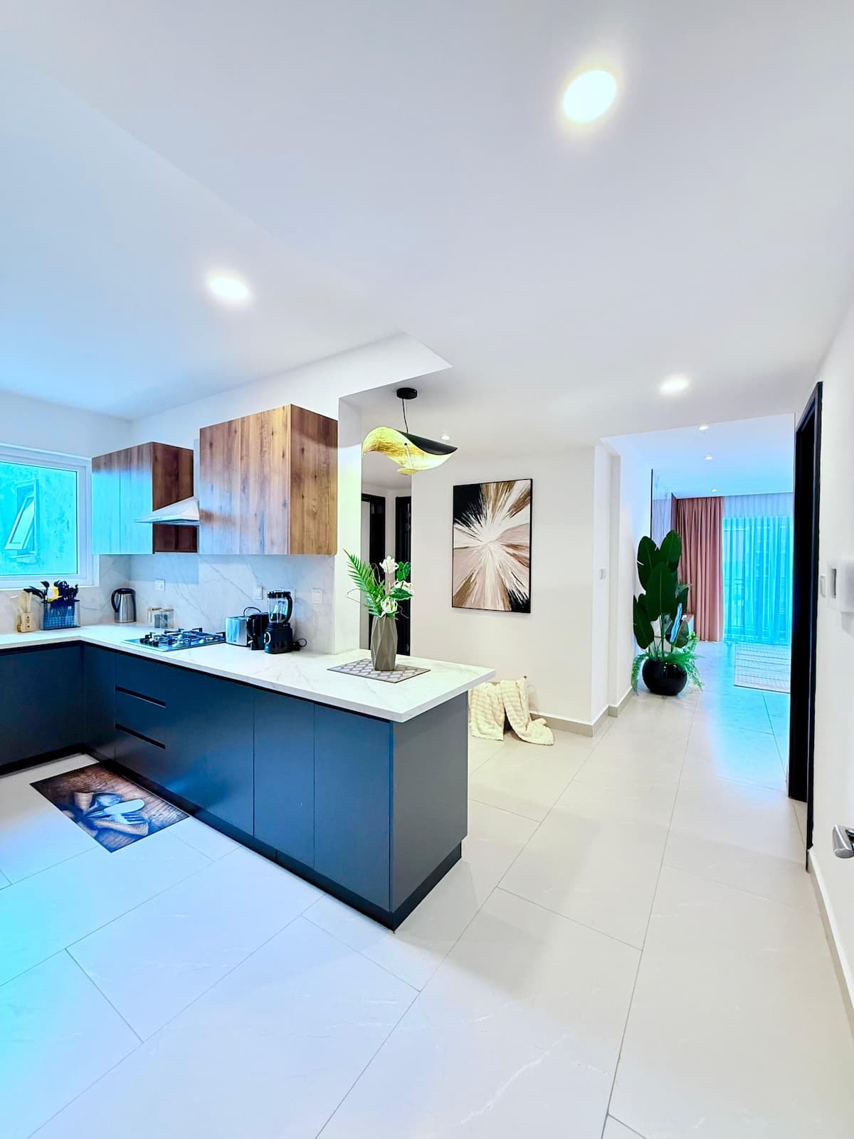 Full kitchen image 1