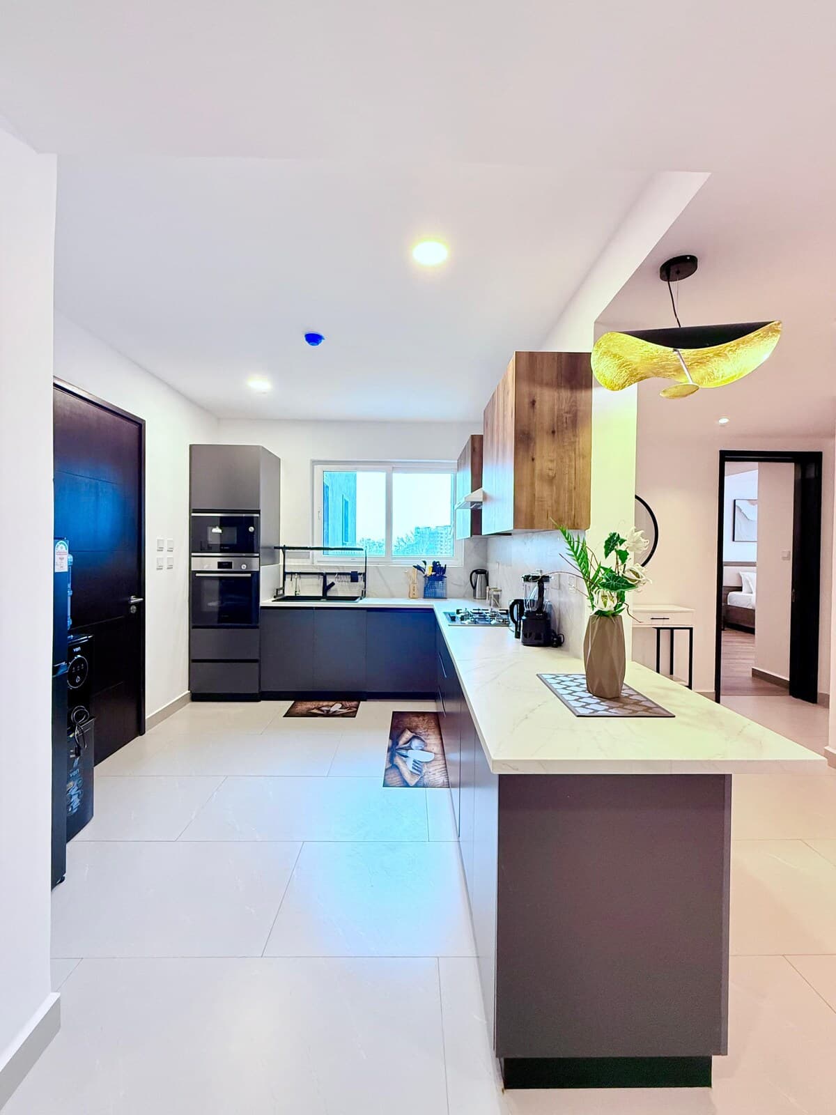 Full kitchen image 2