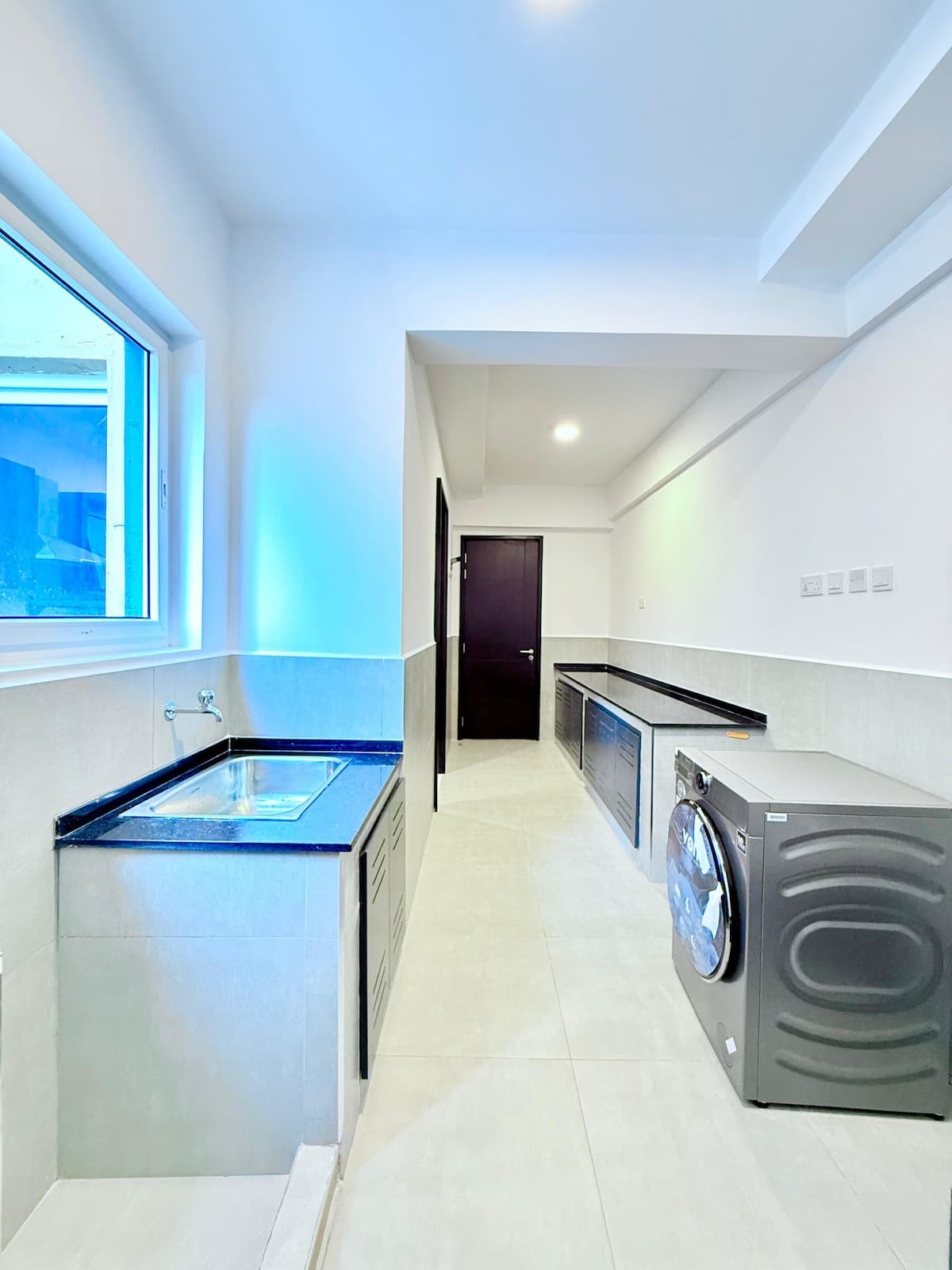 Laundry area image 1